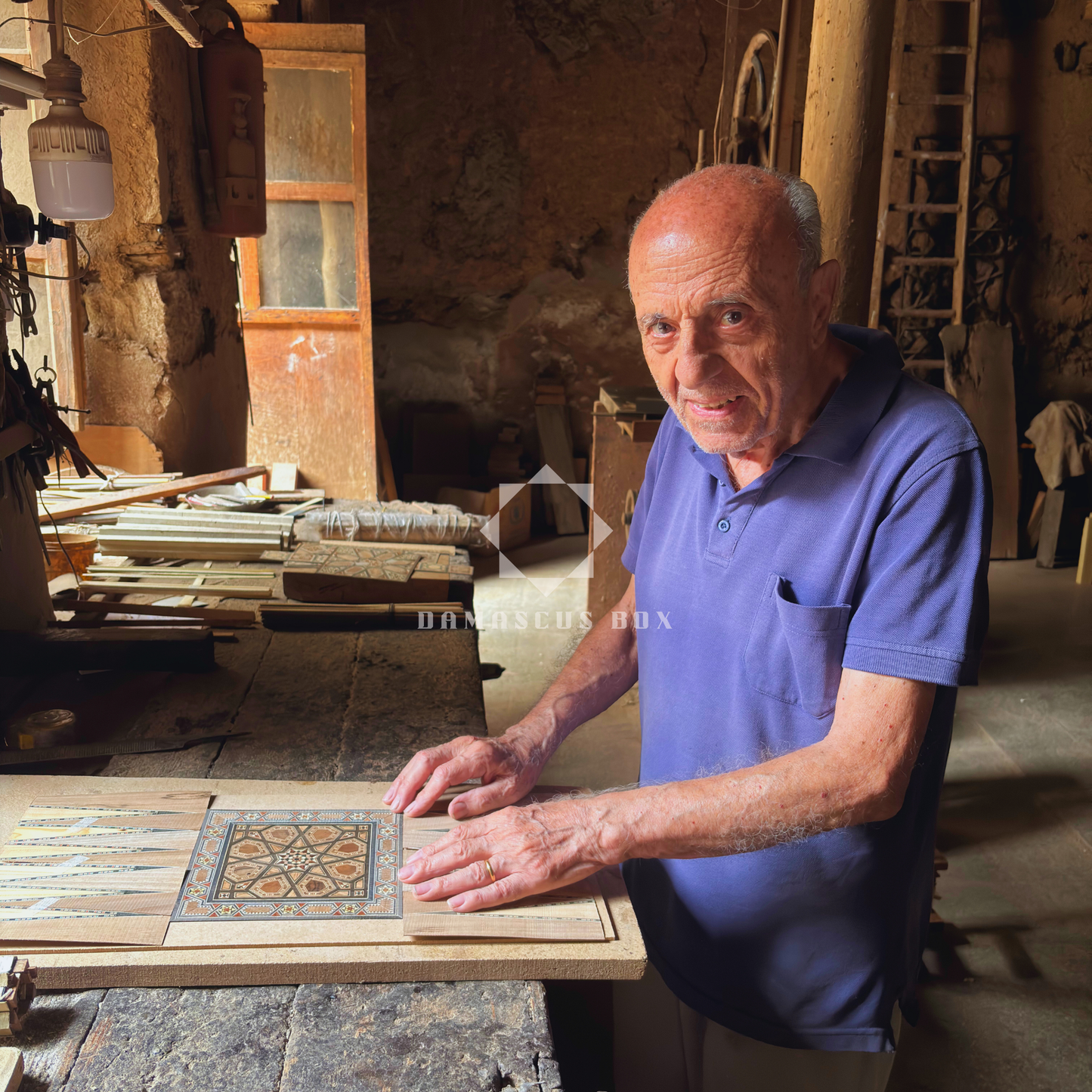 Gaby Al Dayeh Tasarımı Şam Mozaikli Ahşap Kalemlik – Doğal Ağaç & El Yapımı Zarafet