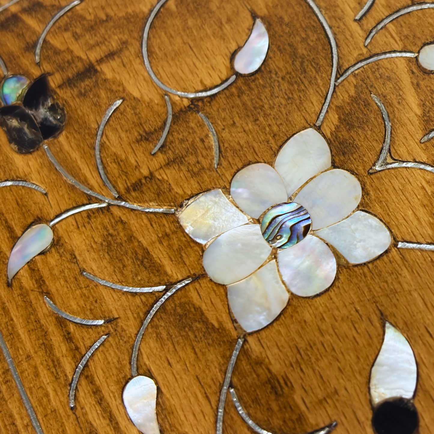 Handgemaakte Damascene Luxe Doos – Parelmoer & Fluweel