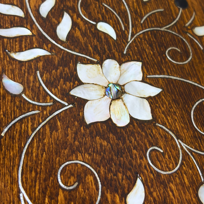 Handgemaakte Luxe Doos uit Damascus – Parelmoer &amp; Fluweel