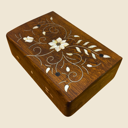 Luksusowa Ręcznie Wykonana Szkatułka z Damaszku – Masa Perłowa & Aksamit