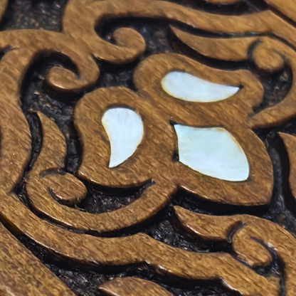 Handgesneden Luxe Doos uit Damascus – Parelmoer & Fluweel