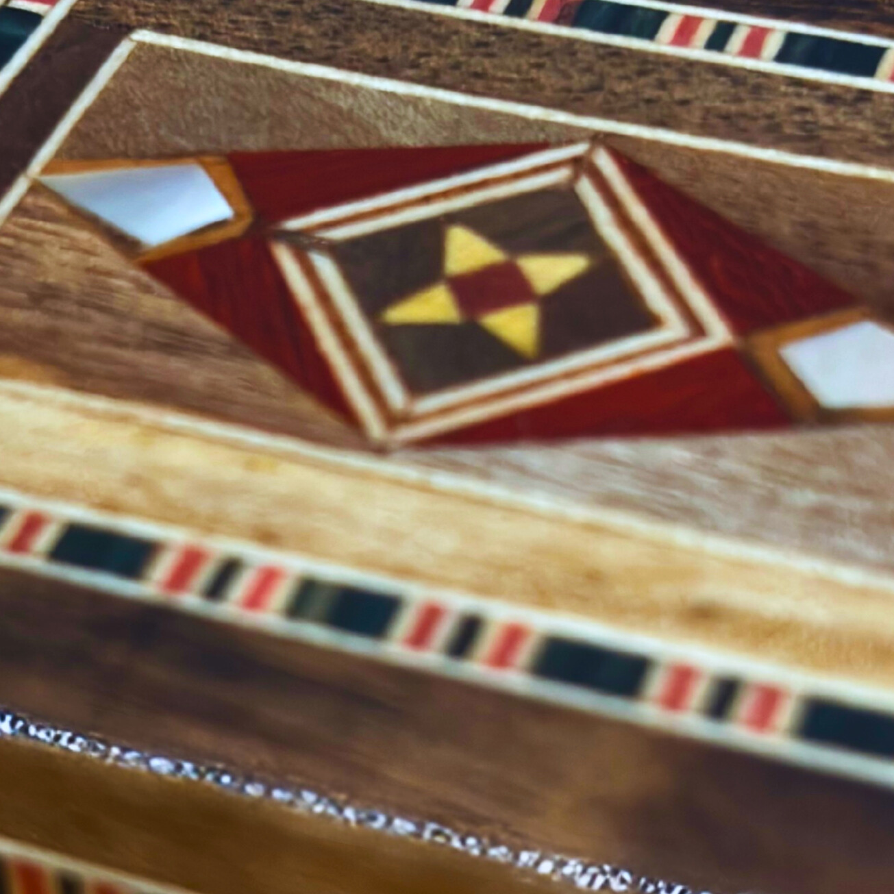 Boîte à Bague en Mosaïque Artisanale de Damas – Art & Velours