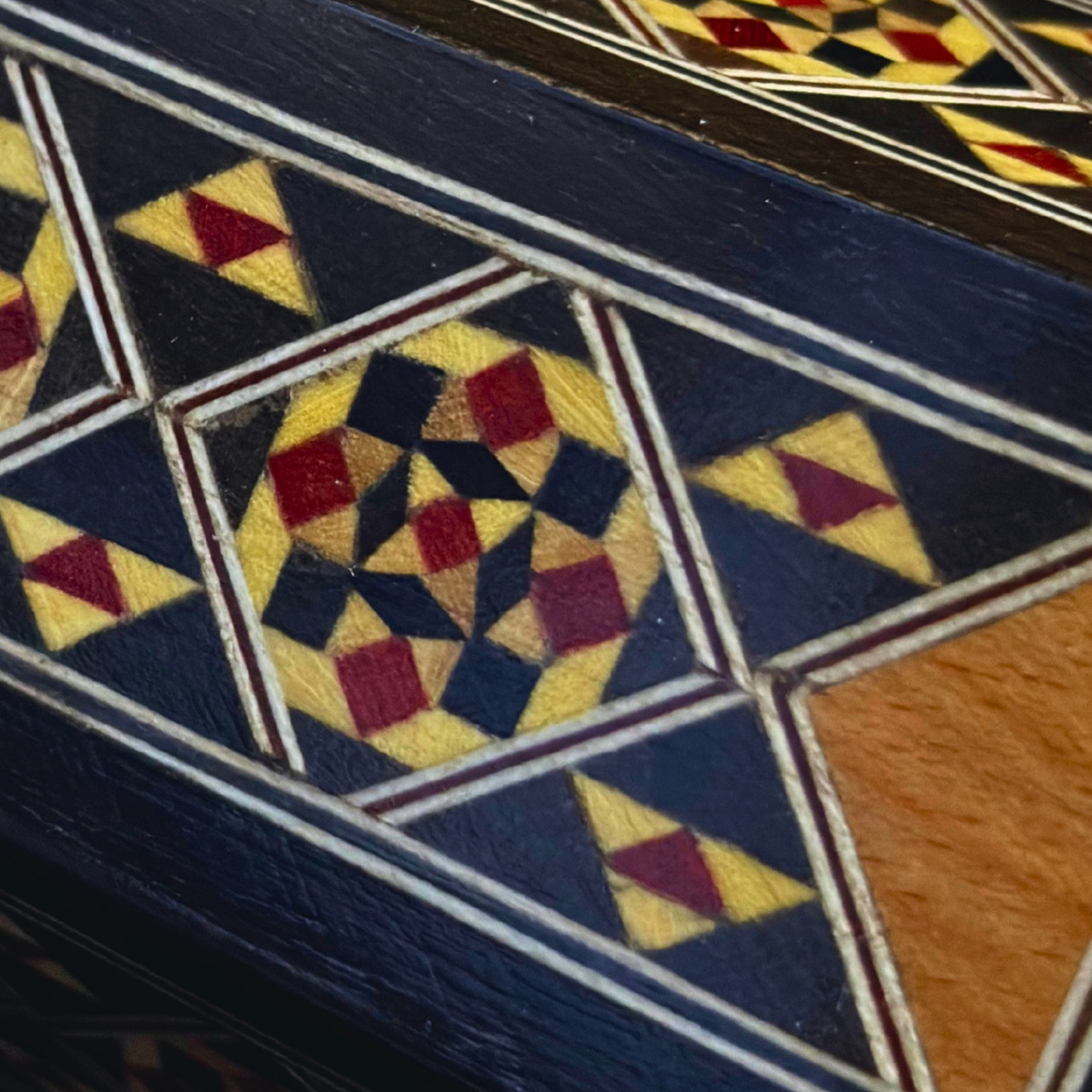 Handcrafted Damascene Mosaic Pen Holder – Velvet Interior