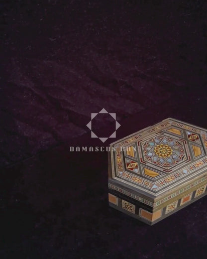 Handgefertigte Mosaik-Schatulle aus Damaskus – Perlmutt & Samt